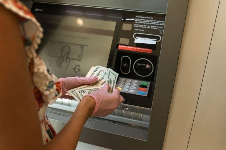 Wealthfront Cash Account vs SoFi Checking: Which Is Actually Safer in 2026?